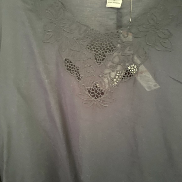 JONES NEW YORK navy top. Size small.NWT - Picture 3 of 4